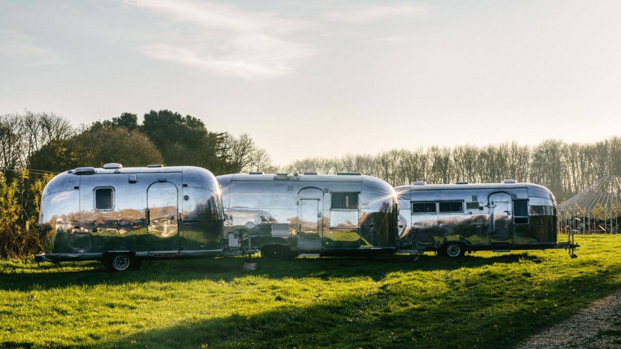 Silver Airstream Glamping & Rental Chichester Eksteriør bilde