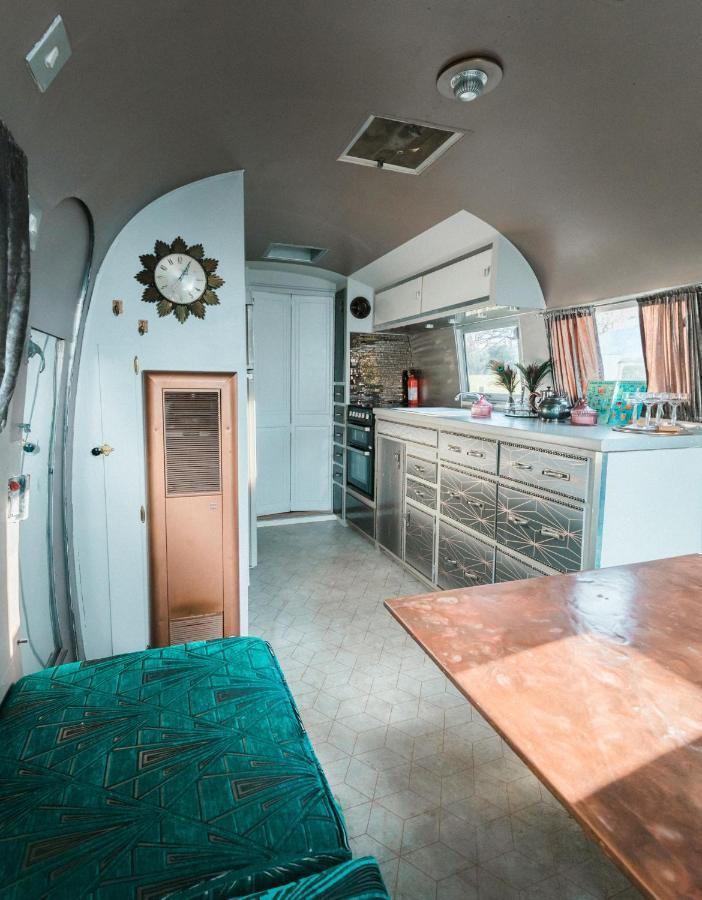 Silver Airstream Glamping & Rental Chichester Eksteriør bilde