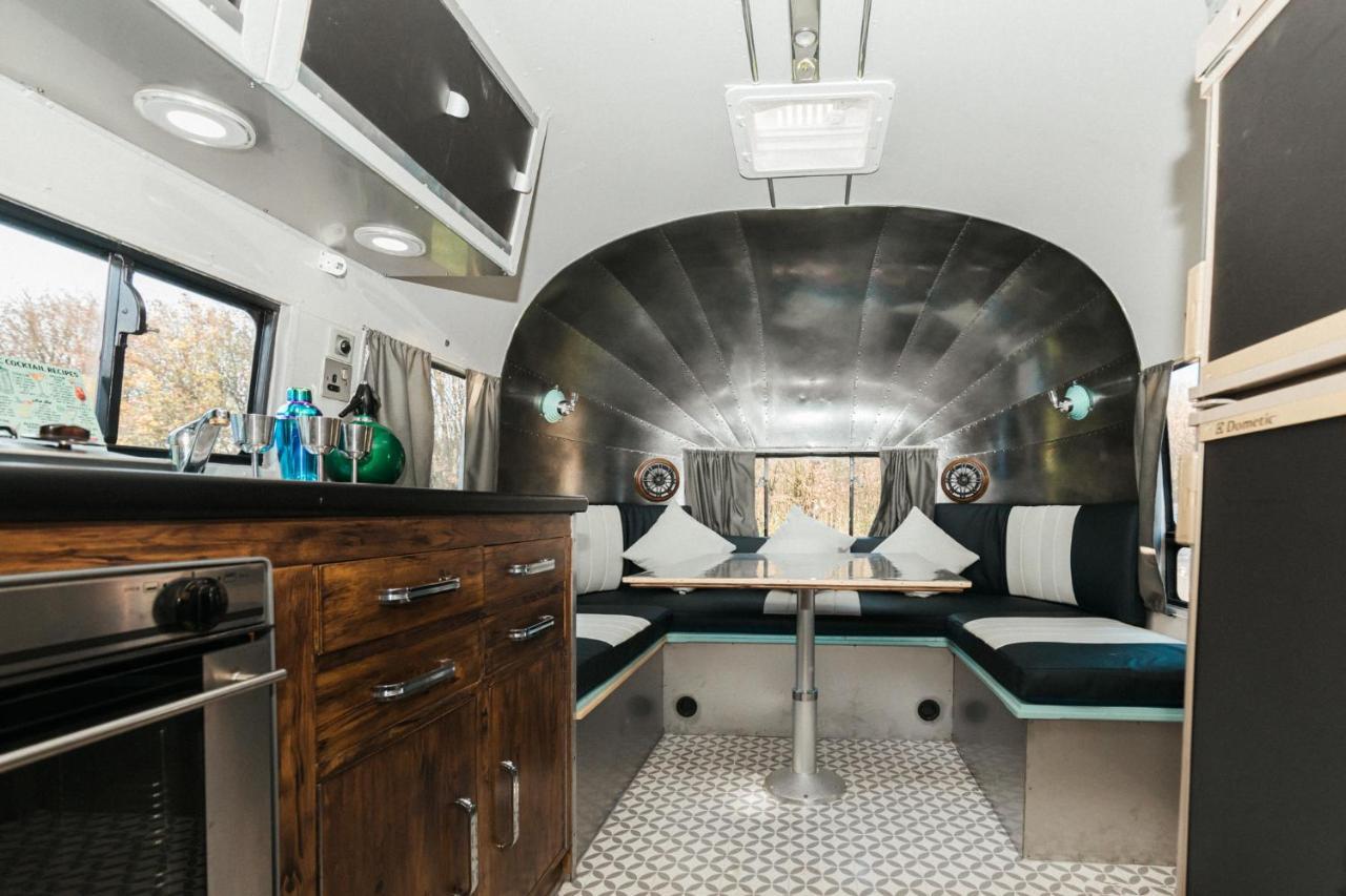 Silver Airstream Glamping & Rental Chichester Eksteriør bilde