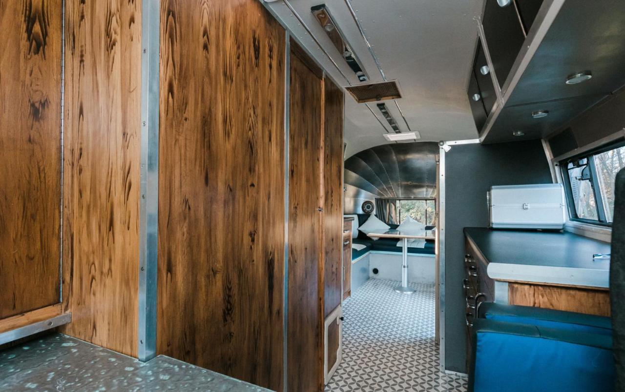 Silver Airstream Glamping & Rental Chichester Eksteriør bilde