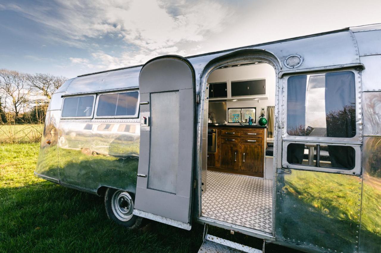 Silver Airstream Glamping & Rental Chichester Eksteriør bilde