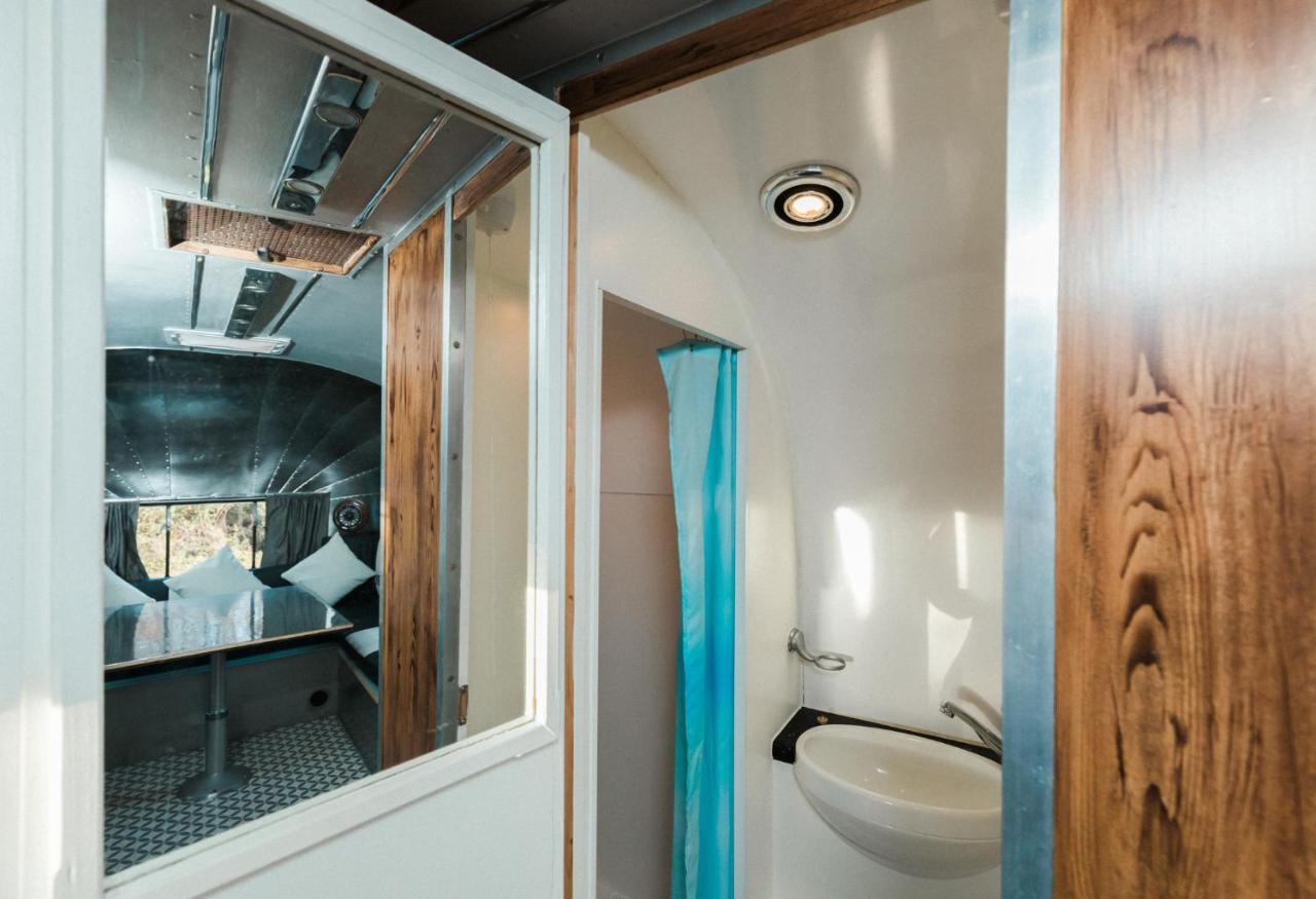 Silver Airstream Glamping & Rental Chichester Eksteriør bilde