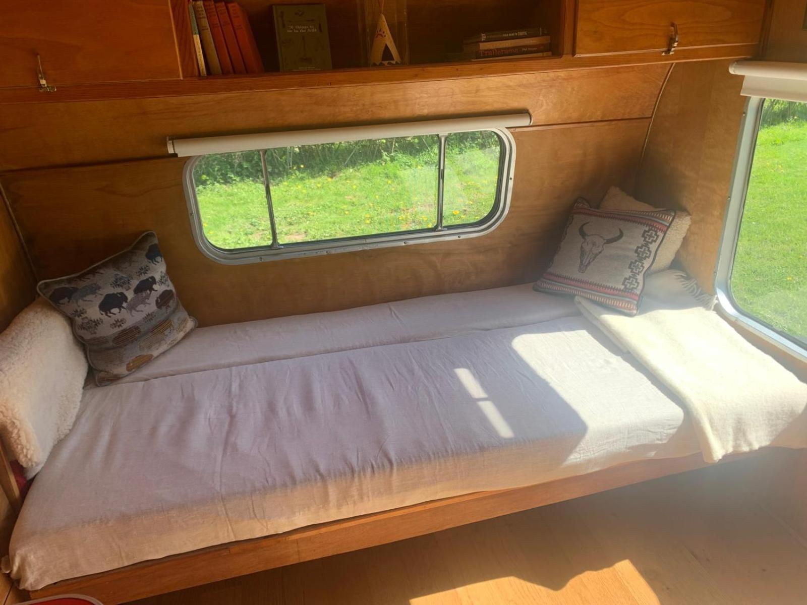 Silver Airstream Glamping & Rental Chichester Eksteriør bilde