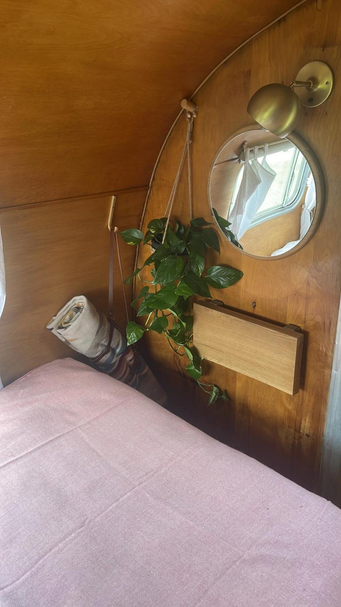 Silver Airstream Glamping & Rental Chichester Eksteriør bilde