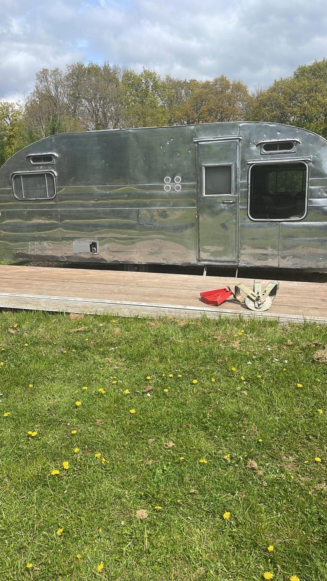 Silver Airstream Glamping & Rental Chichester Eksteriør bilde