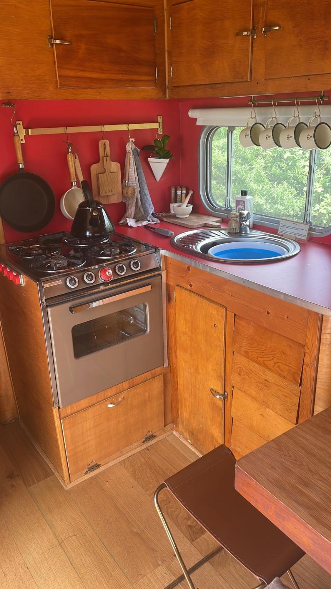 Silver Airstream Glamping & Rental Chichester Eksteriør bilde